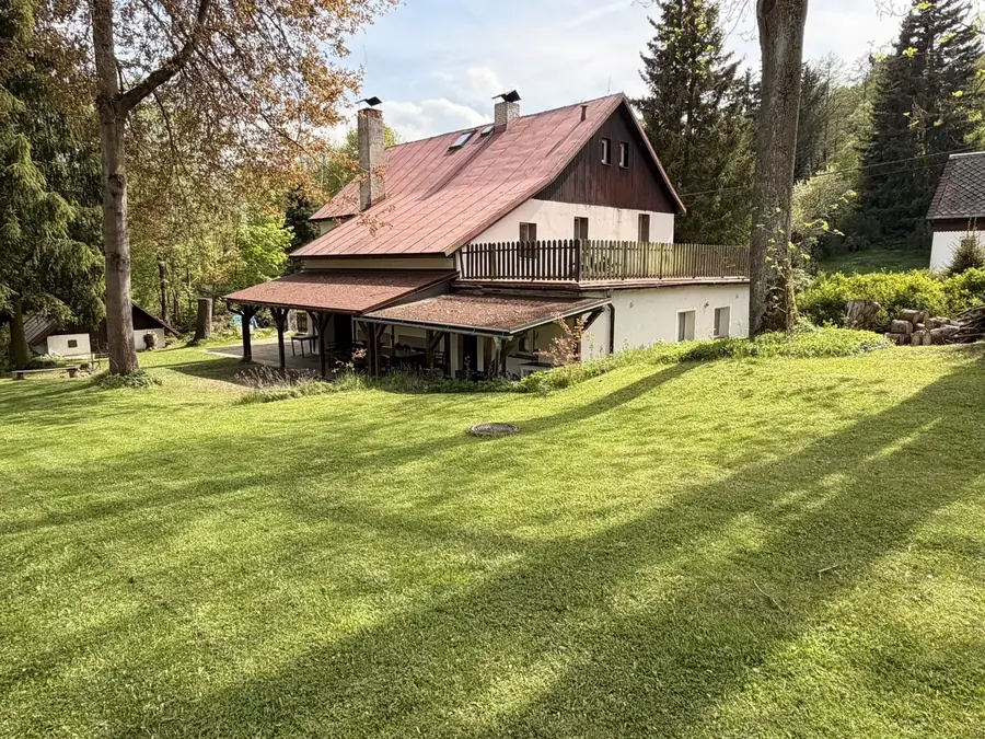 Dům u Lípy – Exteriér, zahrada v létě
